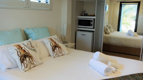 THE TIN SHED Couples Accommodation At Bay Of Fires - Accommodation Port Hedland 3
