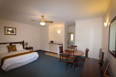 Tree Top Walk Motel - Accommodation Port Hedland 3