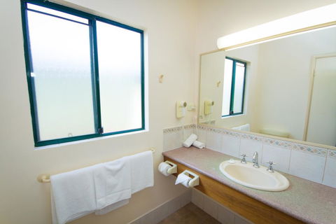 Tree Top Walk Motel - Accommodation Port Hedland 1