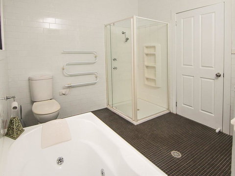 Tuppy's On The Lake - Accommodation Port Hedland 3