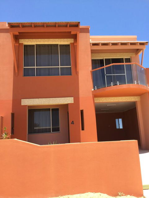 Tuscany Townhouse 3-4 - Accommodation Port Hedland 0