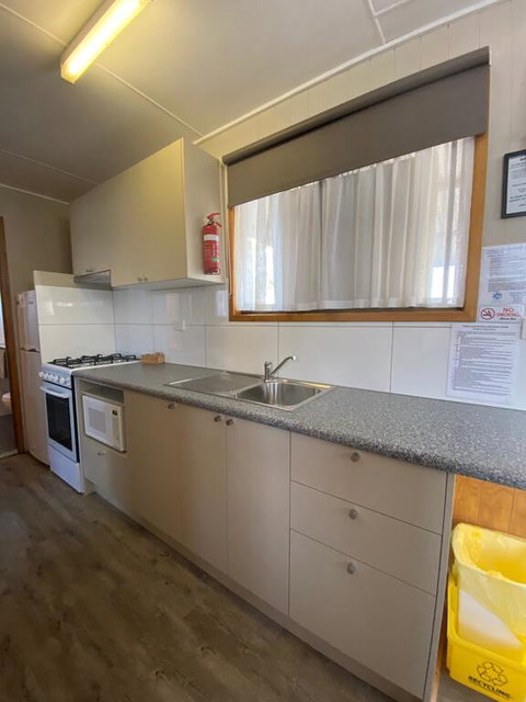 Twin Dolphins Holiday Park - Accommodation Port Hedland 3