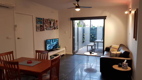 Two Bedroom Garden Apartment - Accommodation Port Hedland 2