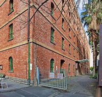 Ultra-chic top floor New York style Loft Apartment - Accommodation Port Hedland