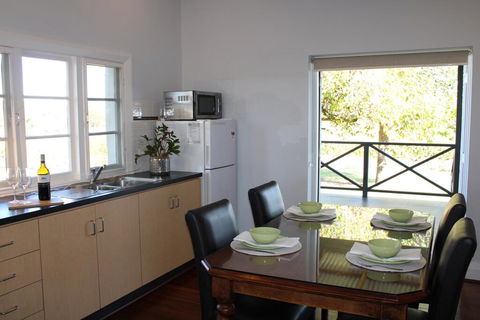 Upper Reach Spa Cottage - Accommodation Port Hedland 3