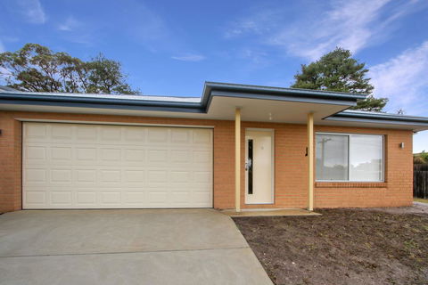 V & V Family Dream Away - Accommodation Port Hedland 0