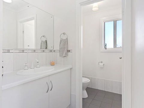 VALLEY VIEWS - 10 Valley Heights Drive - Accommodation Port Hedland 1