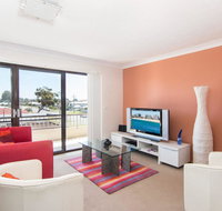 Villa Capri 3 Just a Hop Skip and Jump to Bowling Club - Accommodation Port Hedland