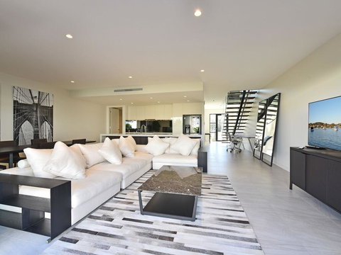 Villa Capri Waterside At Trinity Point - Accommodation Port Hedland 1