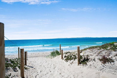 Walk To Surf Beach, Club And Shops - Sands Court Boyd St, Woorim - Accommodation Port Hedland 2
