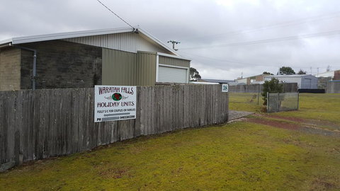 Waratah Falls Holiday Unit - Accommodation Port Hedland 2