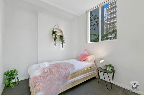 WARRICK FRAM 3 BEDS APT FREE PARKING WALK TO WESTFIELD CLOSE TO HOSPITAL NWF003 - Accommodation Port Hedland 1