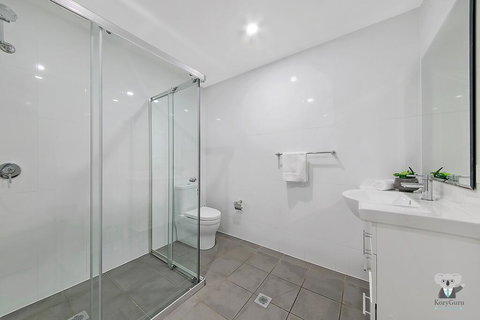 WARRICK FRAM 3 BEDS APT FREE PARKING WALK TO WESTFIELD CLOSE TO HOSPITAL NWF003 - Accommodation Port Hedland 3