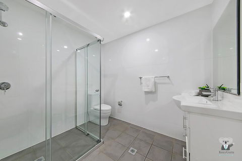 WARRICK FRAM 3 BEDS APT FREE PARKING WALK TO WESTFIELD CLOSE TO HOSPITAL NWF003 - Accommodation Port Hedland 3