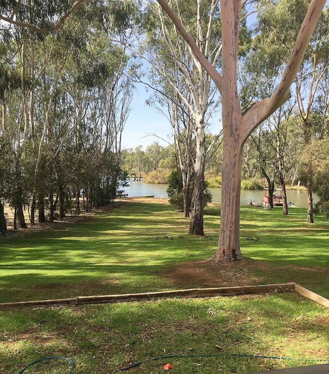 Water's Edge Bundalong - Accommodation Port Hedland 3