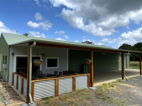 Waterfall Unit Farm Stay - Accommodation Port Hedland 0