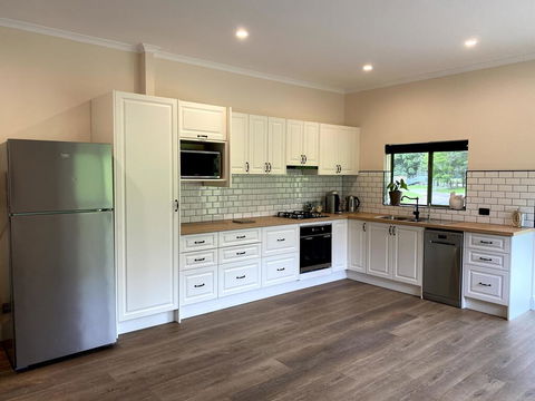 Waterfall Unit Farm Stay - Accommodation Port Hedland 2