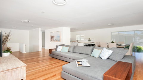 Waterfront Serenity - Luxury Home With Grand Views - Accommodation Port Hedland 1