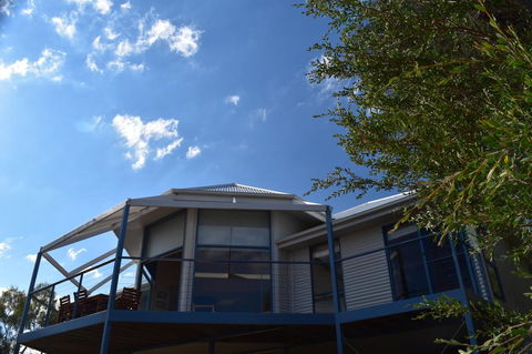 Waterline Holiday Home - Accommodation Port Hedland 1