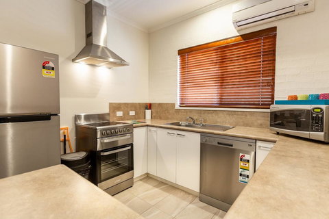 Blazing Stump Motel & Suites - Accommodation Port Hedland 2