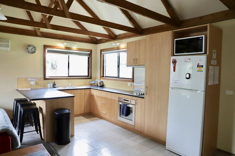 Red Ceder Cottage - Great Ocean Road - Port Campbell - Accommodation Port Hedland 11