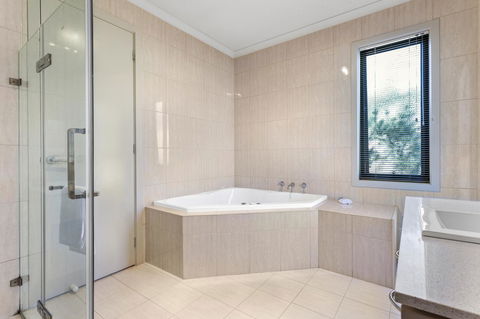 Quality Hotel Point Cook - Accommodation Port Hedland 12