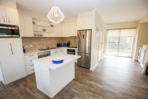 Amber Mist Villa Two - Accommodation Port Hedland 8