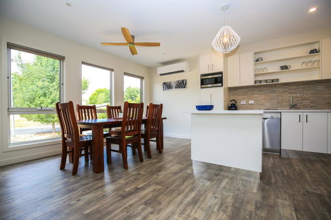 Amber Mist Villa Two - Accommodation Port Hedland 18