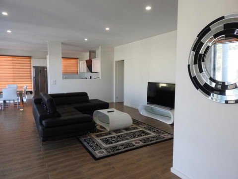 Phillip Island Towers - Accommodation Port Hedland 15