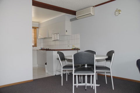 Blue Whale Motor Inn & Apartments - Accommodation Port Hedland 28