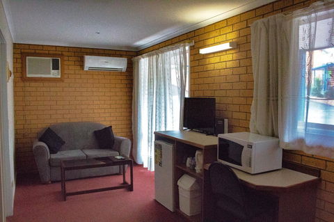 Blue Whale Motor Inn & Apartments - Accommodation Port Hedland 5