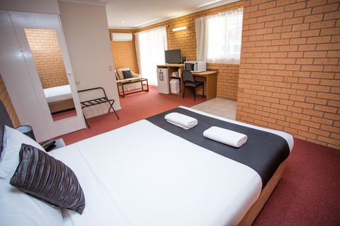 Blue Whale Motor Inn & Apartments - Accommodation Port Hedland 9