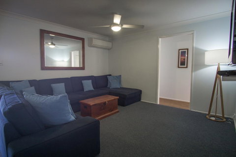 Debbie\'s Place - Accommodation Port Hedland 7