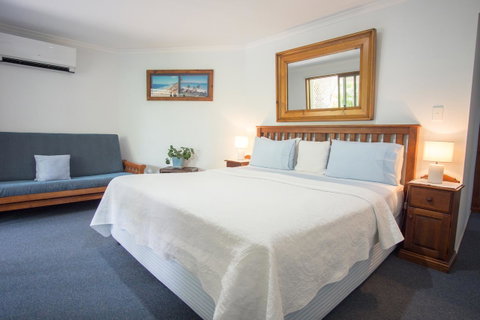 Debbie\'s Place - Accommodation Port Hedland 18