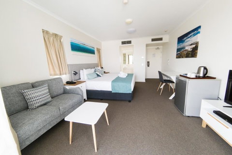 Ocean Views Resort Caloundra - Accommodation Port Hedland 30