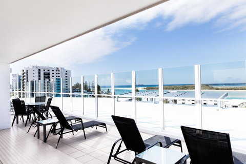 Ocean Views Resort Caloundra - Accommodation Port Hedland 9