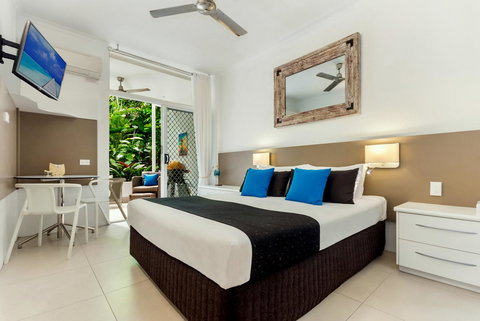 By The Sea Port Douglas - Accommodation Port Hedland 11