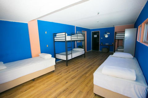 Rainbow Bay Backpackers - Accommodation Port Hedland 13