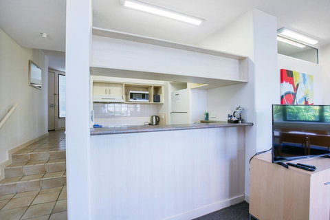 Tiki Hotel Apartments Surfers Paradise - Accommodation Port Hedland 9