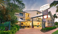 Cairns Queenslander Hotel  Apartments