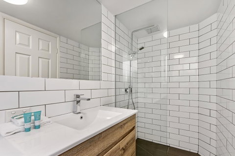 Dockside Apartments Mooloolaba - Accommodation Port Hedland 2