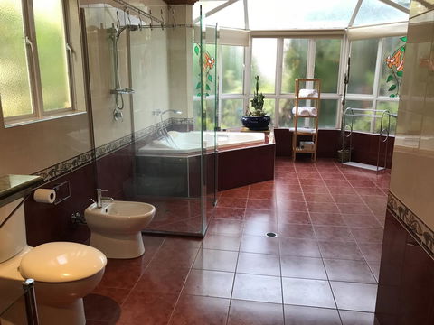 Taj On Byrnes - Private Luxury Apartment Mareeba - Accommodation Port Hedland 3