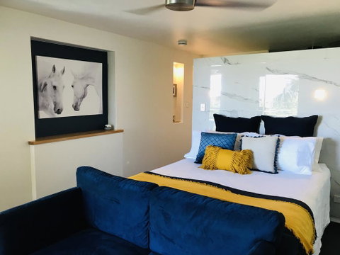 Waves And White Horses Seaview Retreat (adults Only) - Accommodation Port Hedland 2