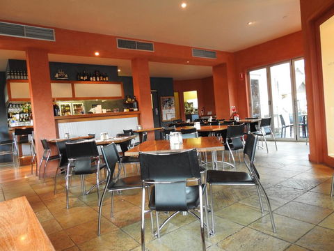 Waves Luxury Suites - Accommodation Port Hedland 0