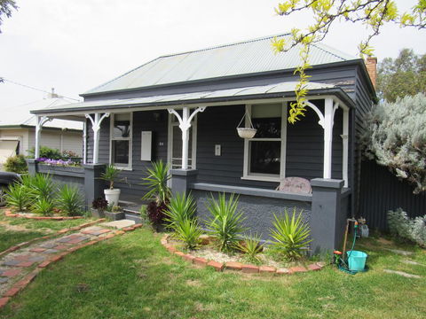 Welcome Stranger Cottage - Accommodation Port Hedland 0