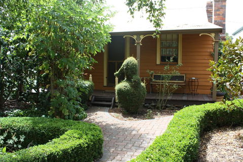 Westbury Gingerbread Cottages - Accommodation Port Hedland 3