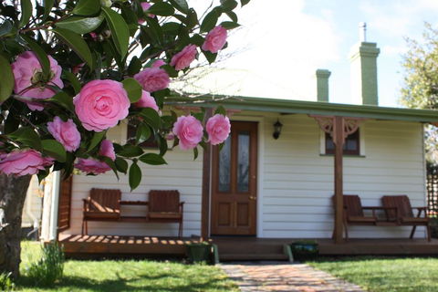 Westbury Gingerbread Cottages - Accommodation Port Hedland 0