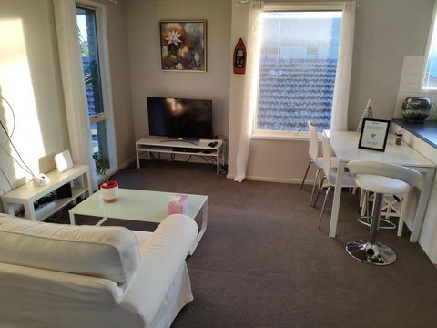 Whole Storey 2 Bedrooms+Kitchen+Living Room In Glen Waverley - Accommodation Port Hedland 0