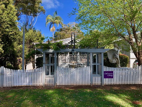 Wisteria Cottage 95 Main Western Road - Accommodation Port Hedland 0
