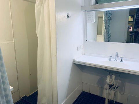Yellow Submarine Backpackers - Accommodation Port Hedland 1